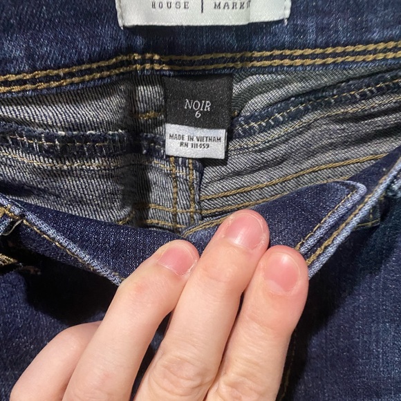 White House Black Market straight leg denim 26 inch inseam size 6 - Picture 2 of 4